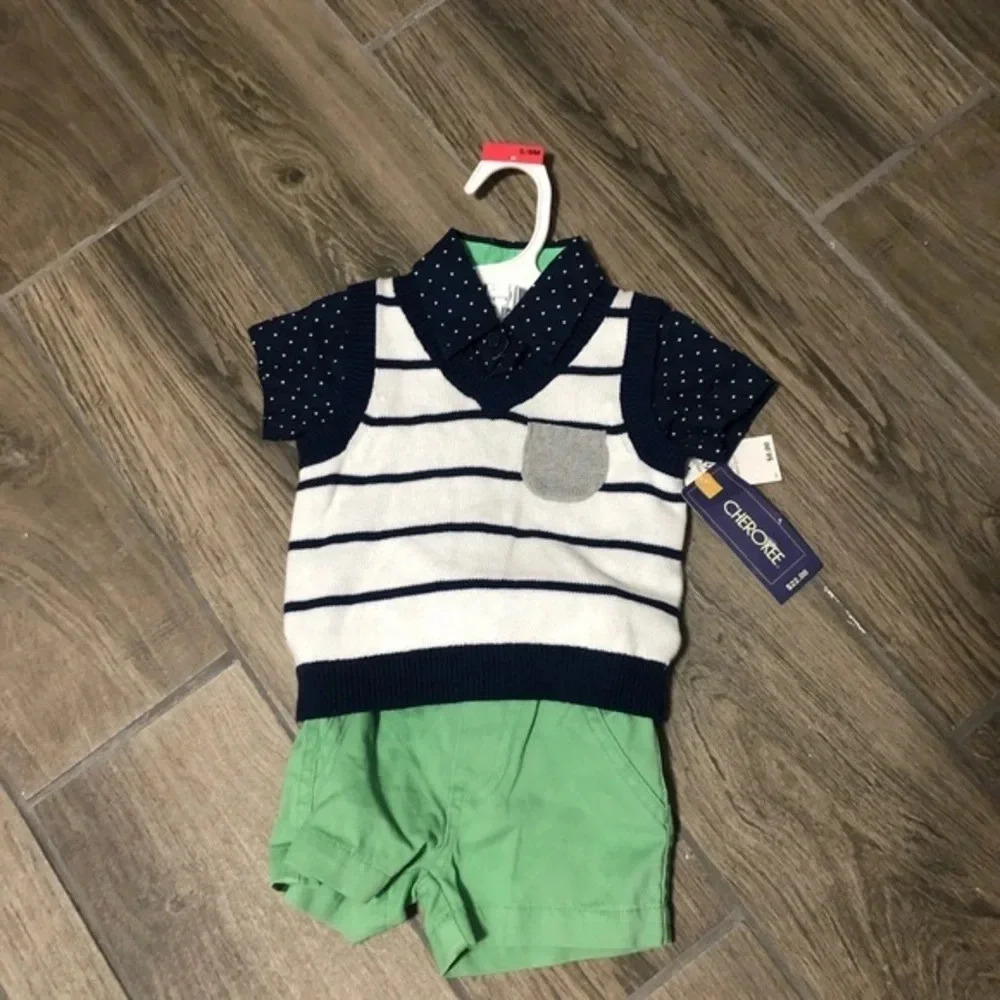 Sweater vest/ button up shirt and shorts set 3-6M